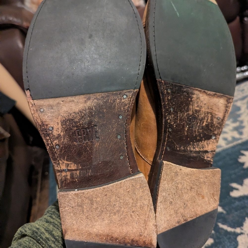 frye Classic Brown Leather Men's Shoes - Picture 6 of 7